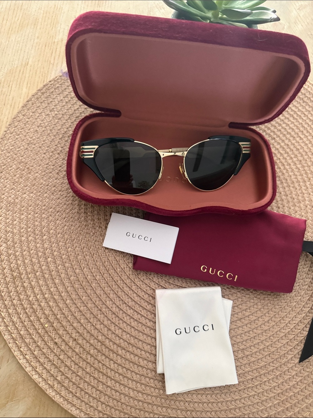 Gucci ☀️ GG0522S SYLVIE Metal & Acetate Cat-Eye Sunglasses, Black